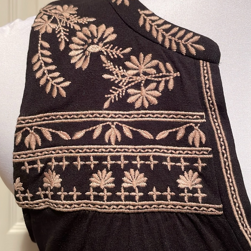 Loft Sleeveless Black Dress Detailing on Front Size S - Picture 7 of 9
